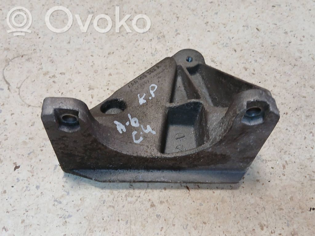 Audi 100 S4 C4 Engine mounting bracket 
