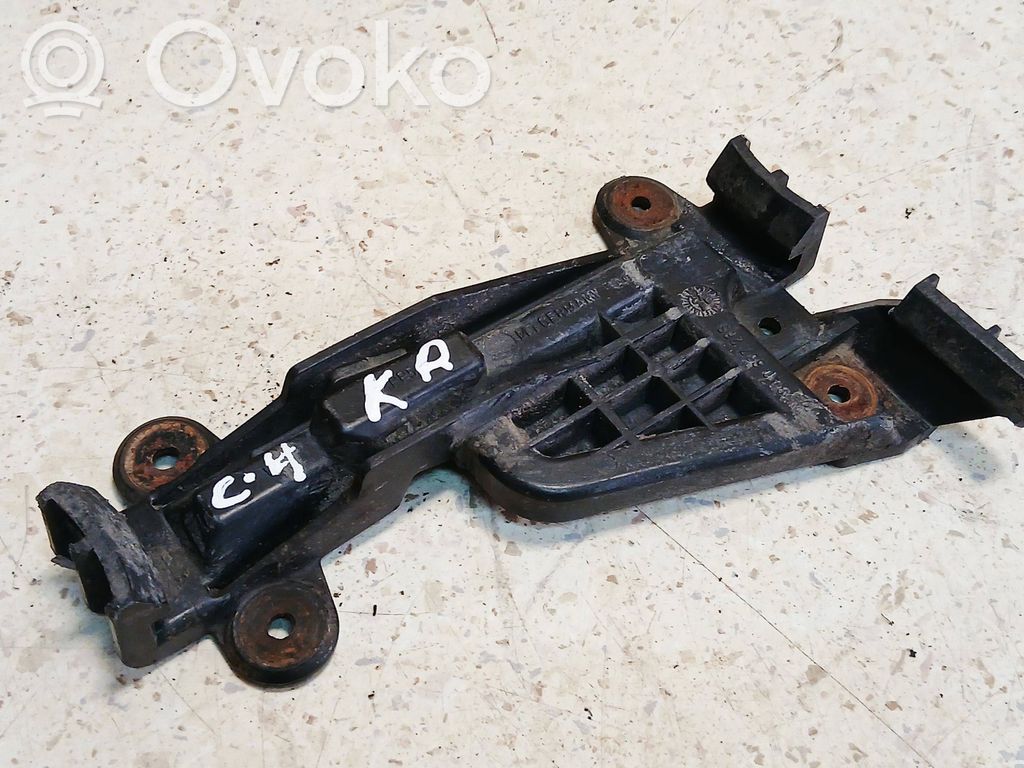Audi 100 S4 C4 Soporte del parachoques delantero 
