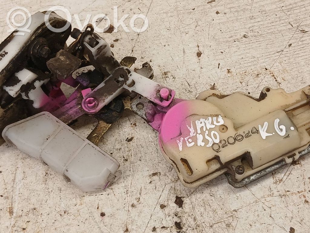 Toyota Yaris Verso Galinių durų spyna 