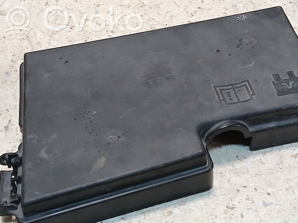 Ford Focus Tapa de caja de fusibles 