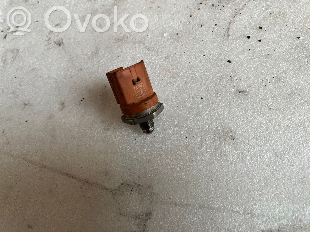 Audi A3 S3 8P Polttoaineen paineanturi 