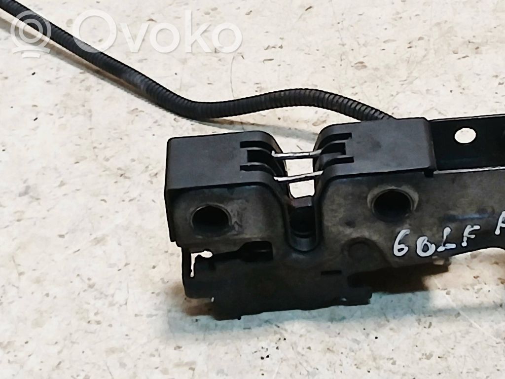 Volkswagen Golf VI Engine bonnet/hood lock/catch 