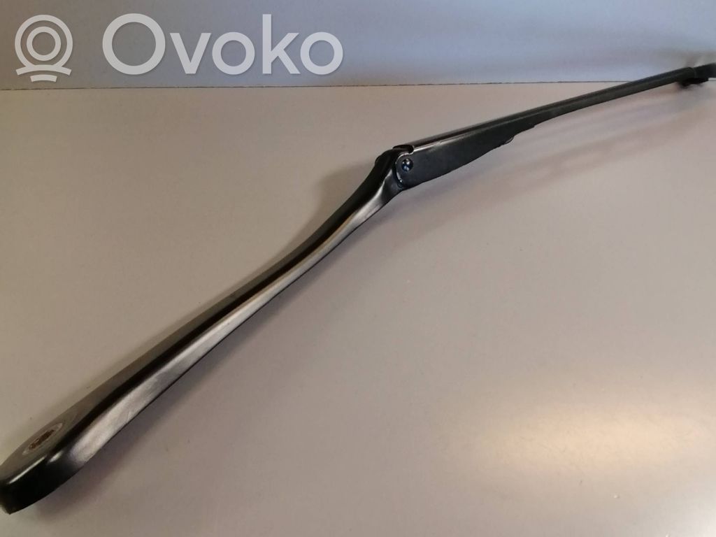 Priekšējā loga tīrītājs   7171640,61617171640