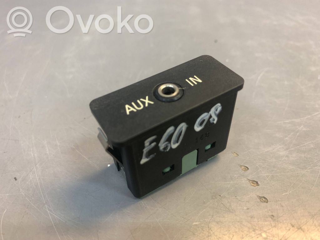 USB-Anschluss   6986791