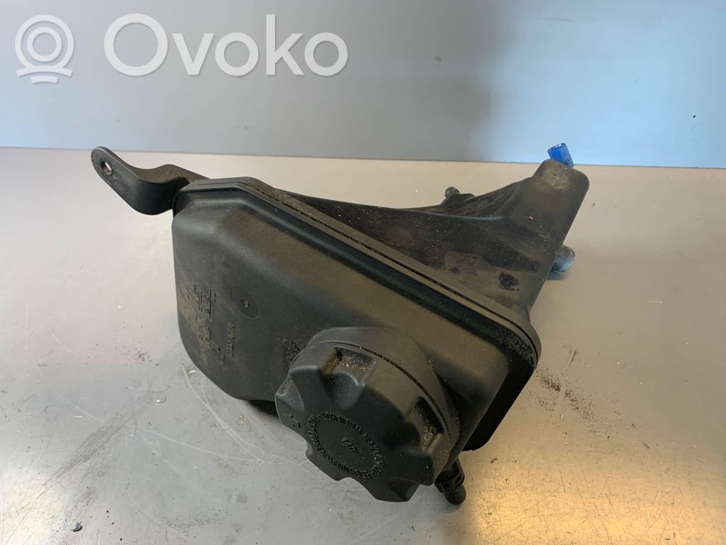 Aušinimo skysčio išsiplėtimo bakelis   7607482,17137607482,17137640514,17137519368,17137543026,17137567462,17137640514,7519368,7543026,7567462,7640514,V200057