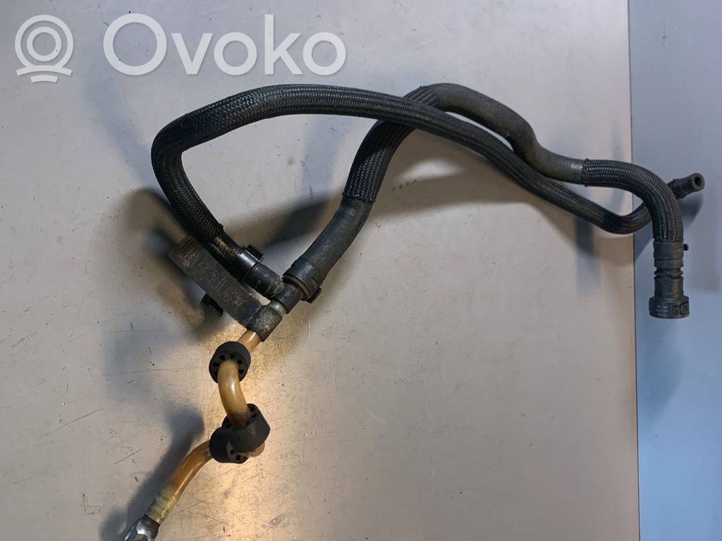BMW X5 E70 Fuel line pipe 