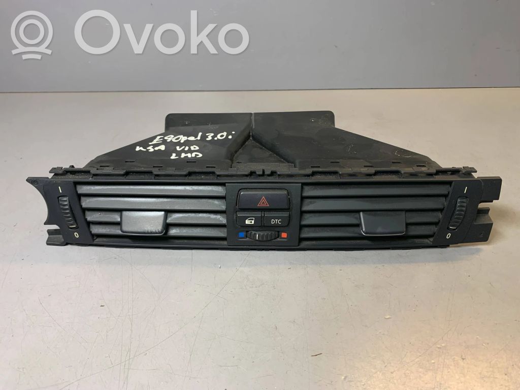 BMW 3 E90 E91 Centrinės oro grotelės 