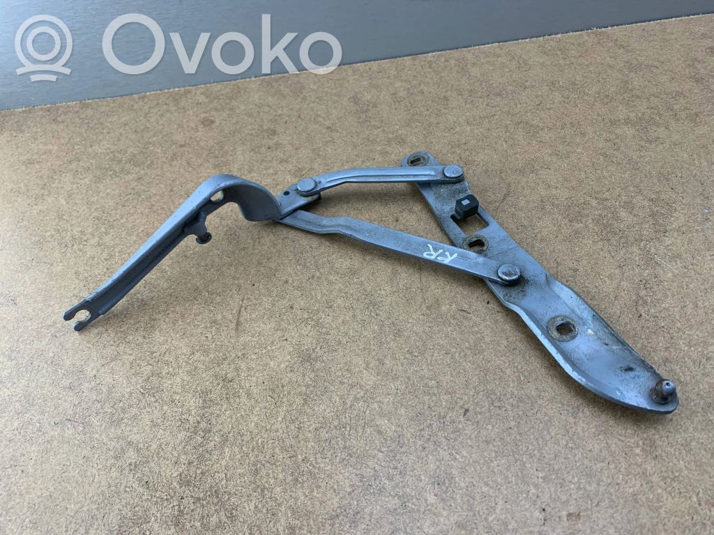 Engine bonnet/hood hinges   8159397