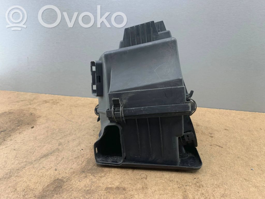 BMW X3 E83 Air filter box 