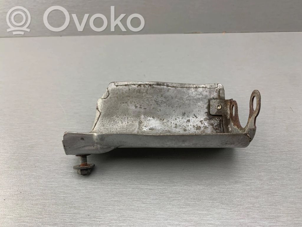 Heat shield in engine bay   7797685,11627797685