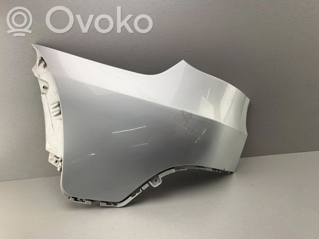 BMW X5 E70 Priekšpusē bampera stūra daļa 