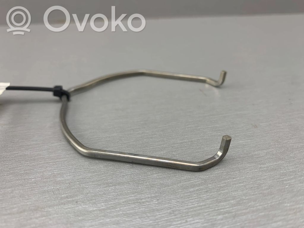 Intercooler pipe mounting bracket   17517802664,7802664