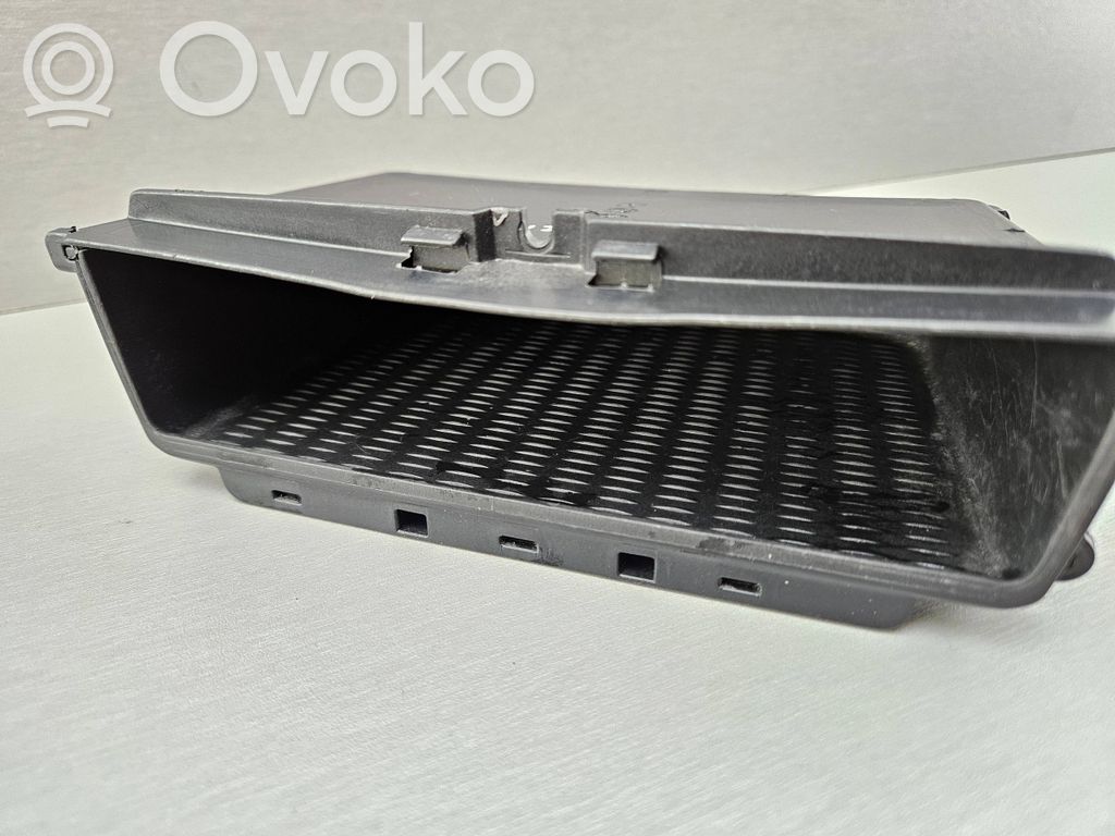 BMW 5 E60 E61 Daiktadėžė centrinės konsolės 