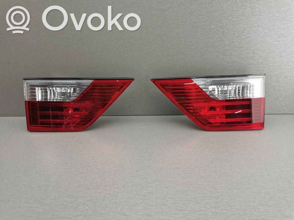 BMW X3 E83 Aizmugurējais lukturis pārsegā 