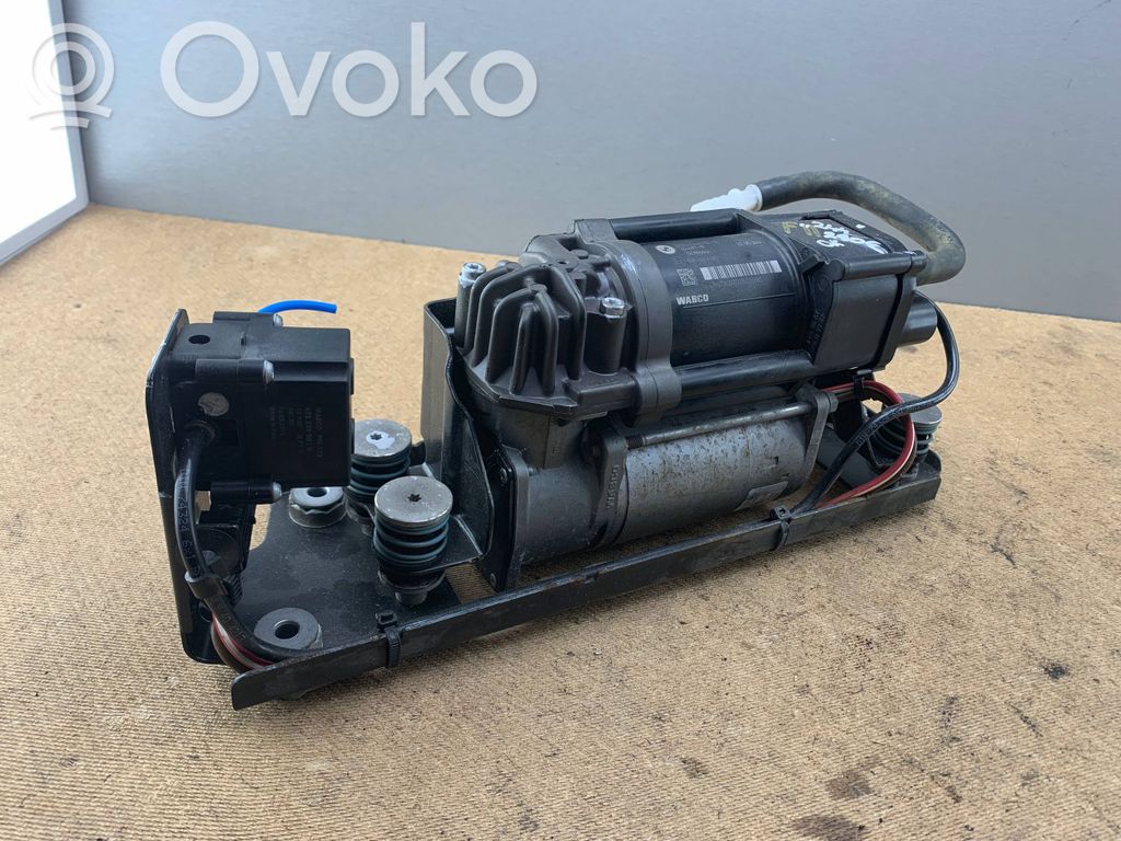 BMW 5 F10 F11 Kompresor zawieszenia tylnego pneumatycznego 