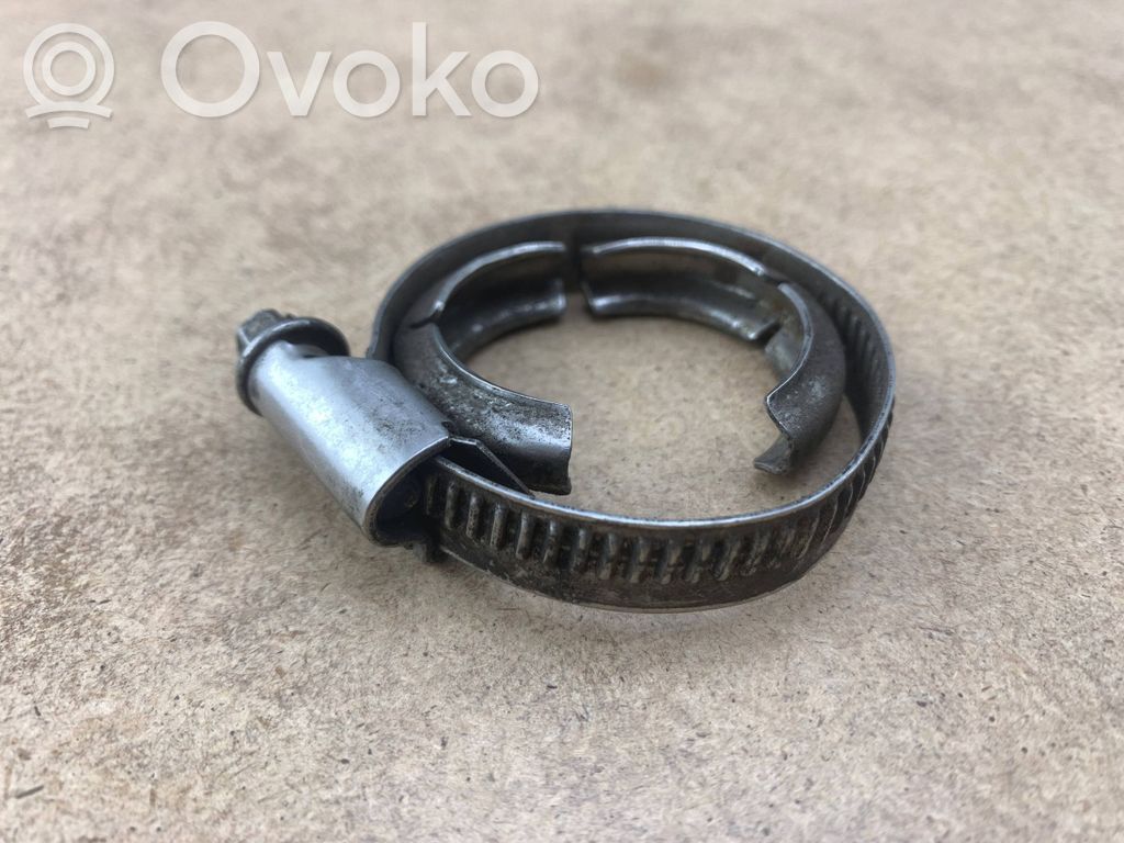 BMW 3 E46 EGR-linjan letku 