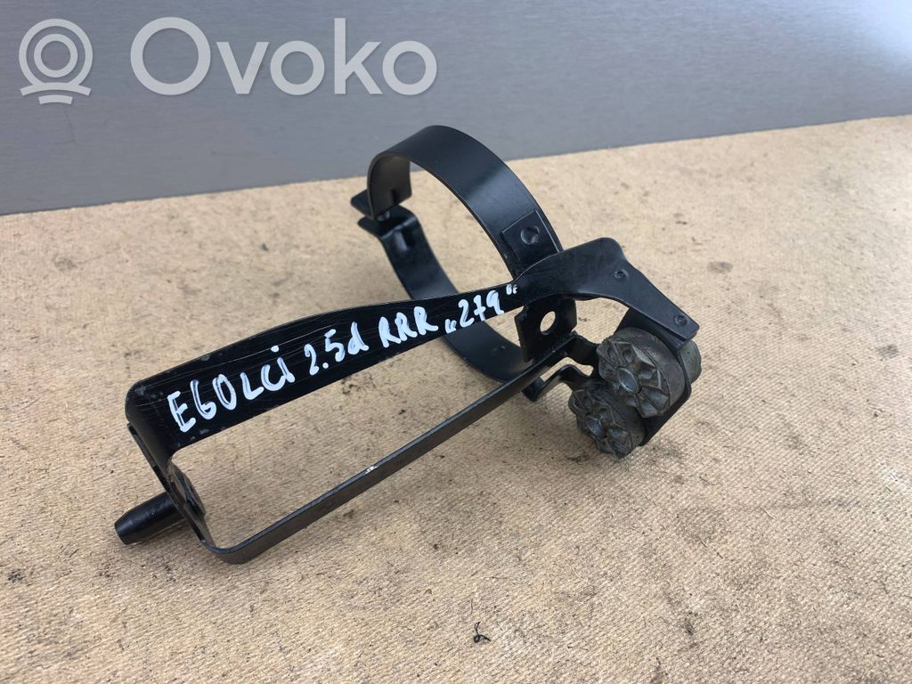 BMW 5 E60 E61 Ohjaustehostimen nestesäiliö 