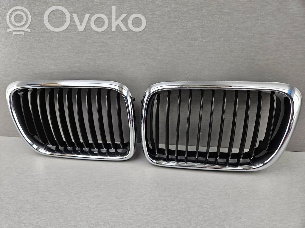 BMW 3 E36 Front bumper upper radiator grill 