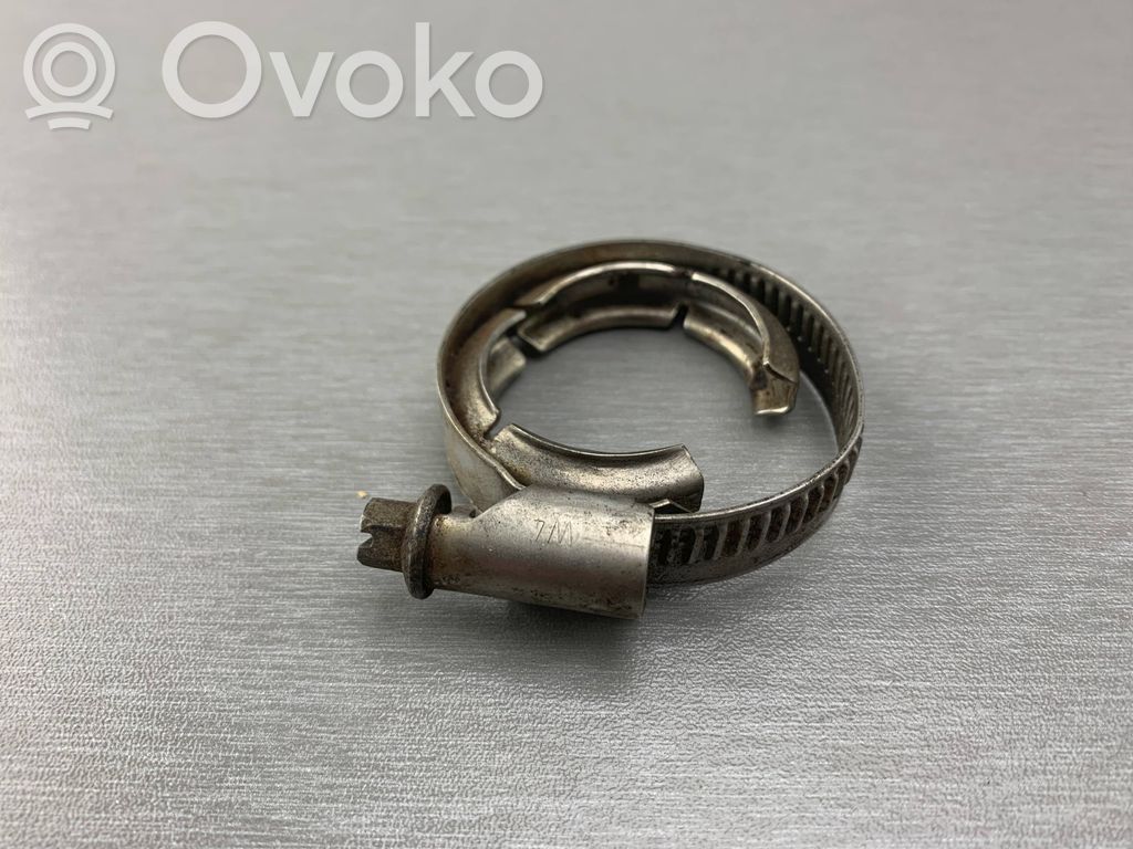 BMW 7 E65 E66 Caurulīte (-es) / šļūtene (-es) 