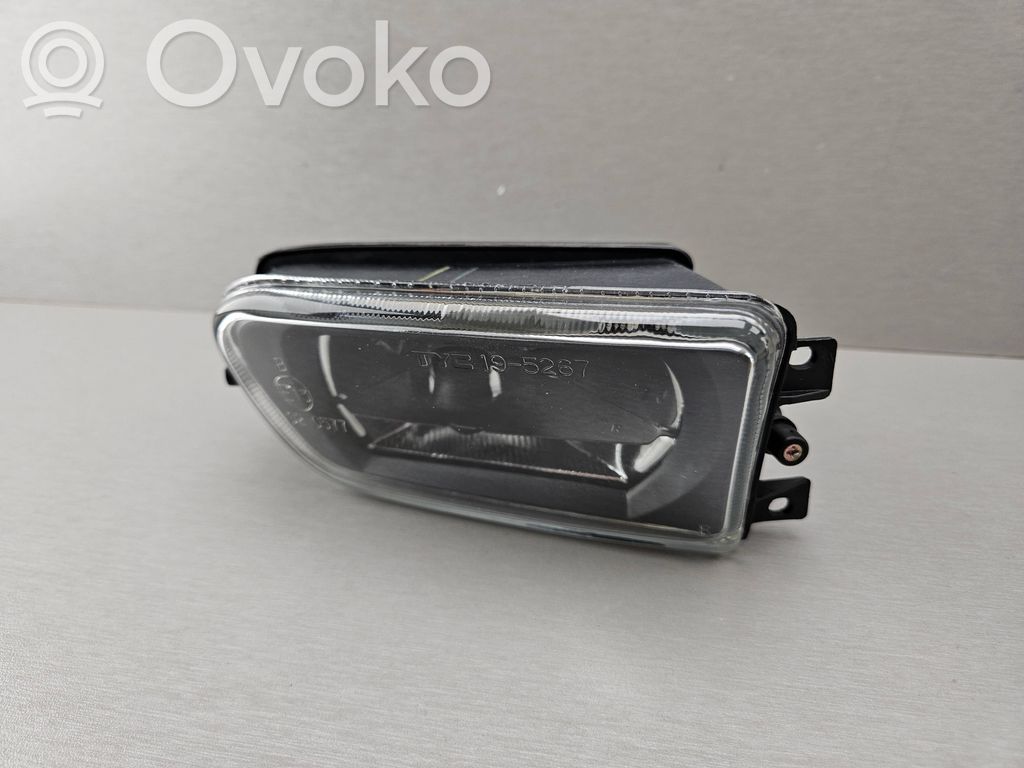 Miglas lukturis priekšā   8360576,63178360576