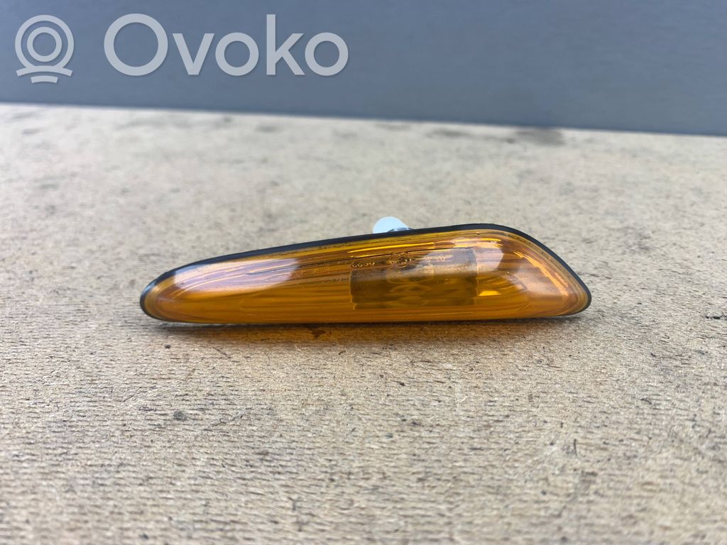 BMW 3 E46 Front fender indicator light 