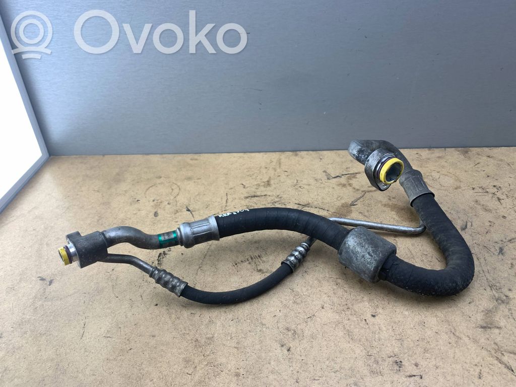 BMW 3 E90 E91 Ilmastointilaitteen putki (A/C) 