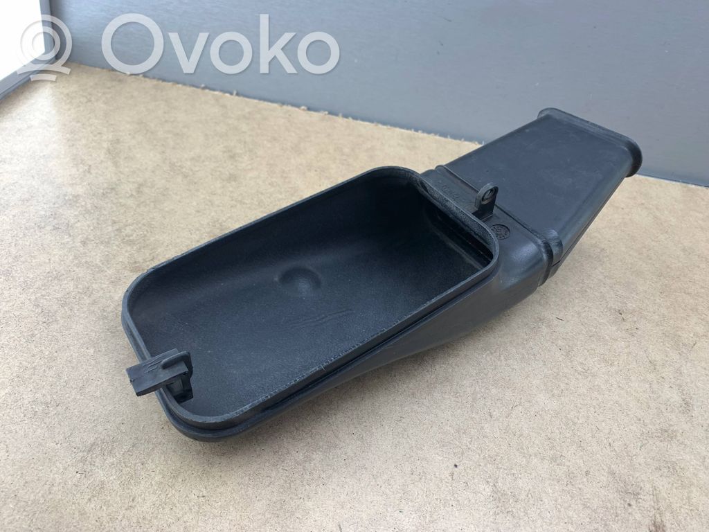 BMW 3 E46 Ilmanoton kanavan osa 