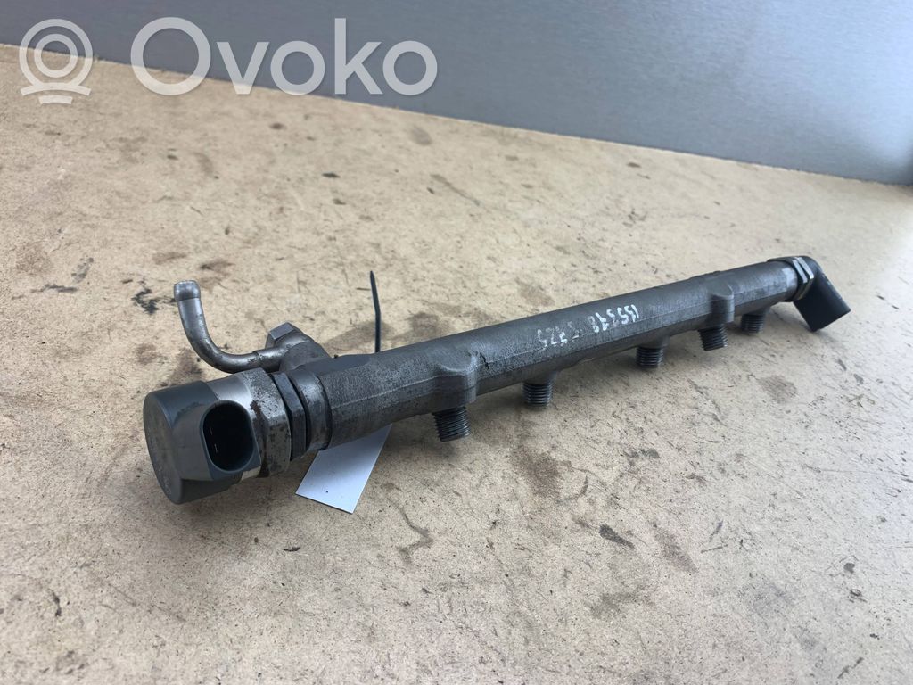 BMW 3 E90 E91 Degvielas maģistrālā caurule 