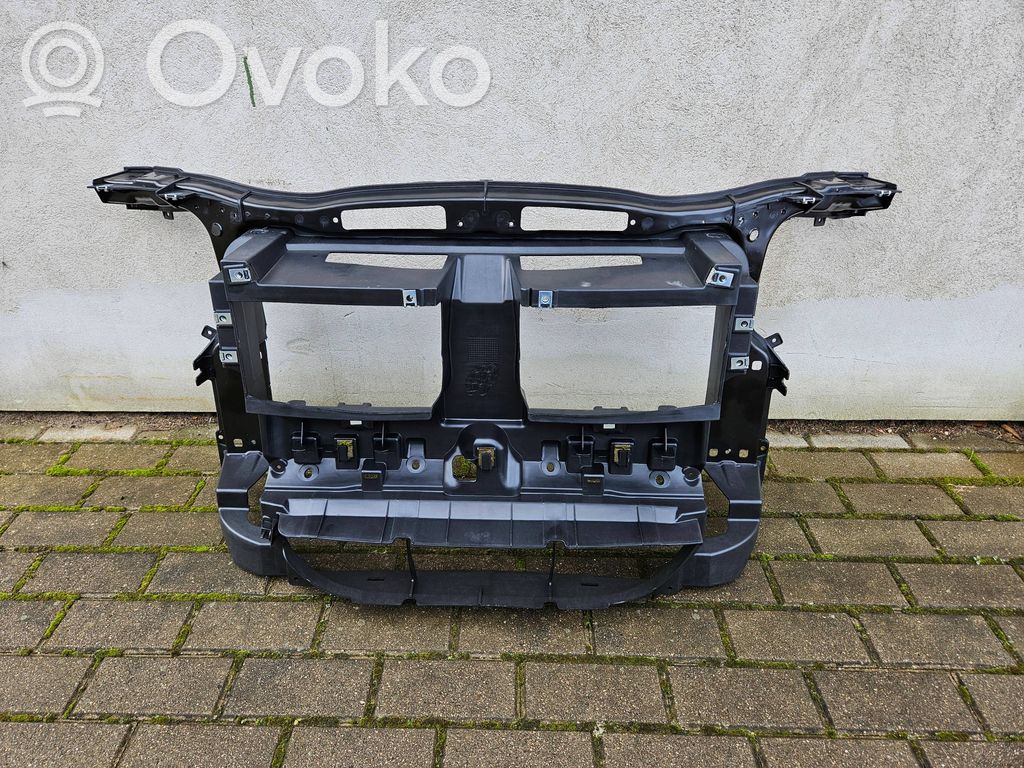 BMW X1 E84 Radiatorių panelė 