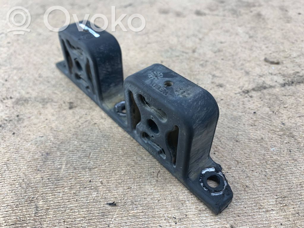 BMW 7 E65 E66 Muffler mount bracket/holder 
