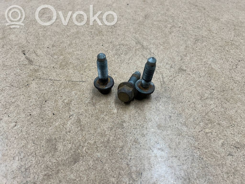 BMW 3 E46 Nuts/bolts 