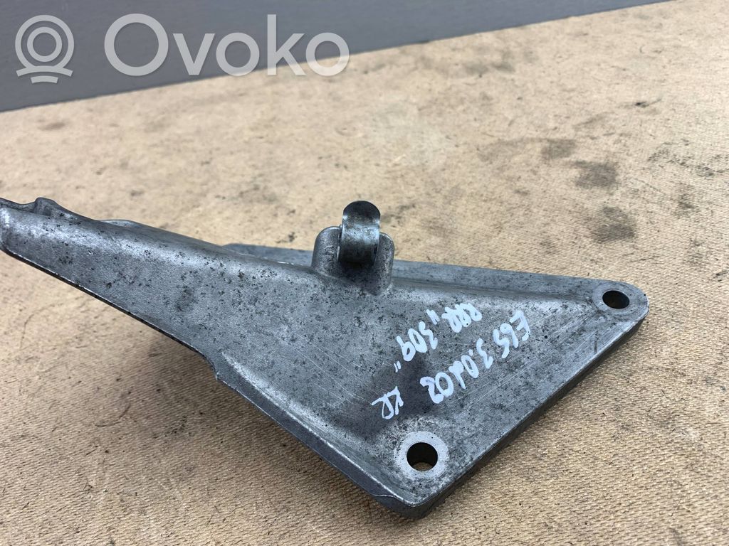 BMW 7 E65 E66 Engine mounting bracket 