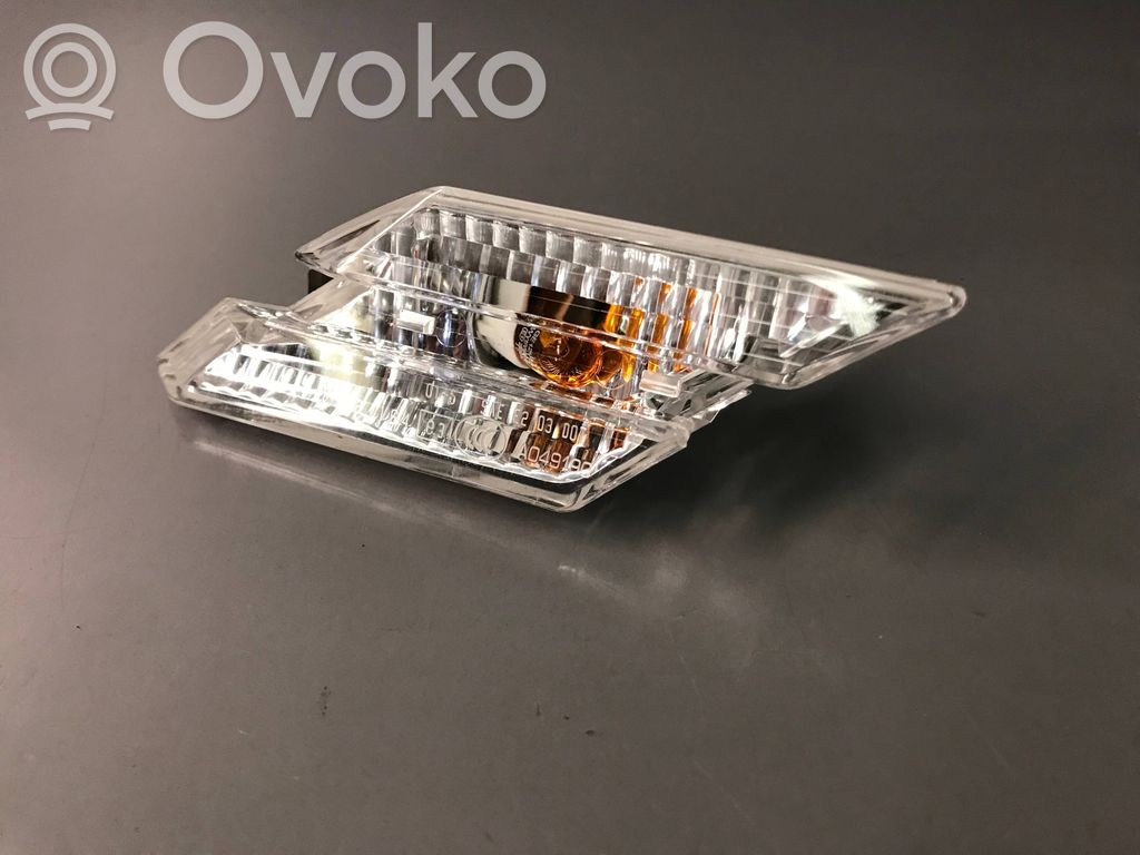 BMW 6 E63 E64 Front fender indicator light 
