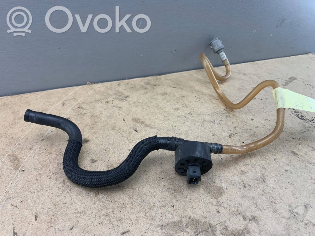 BMW 5 E60 E61 Fuel line pipe 