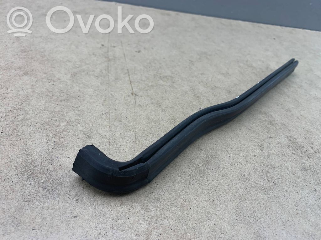 BMW 3 E90 E91 Engine compartment rubber 