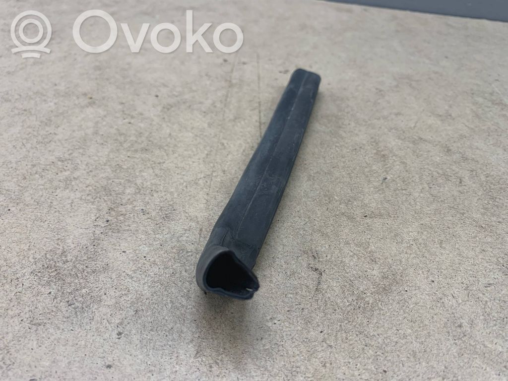 BMW 3 E90 E91 Engine compartment rubber 