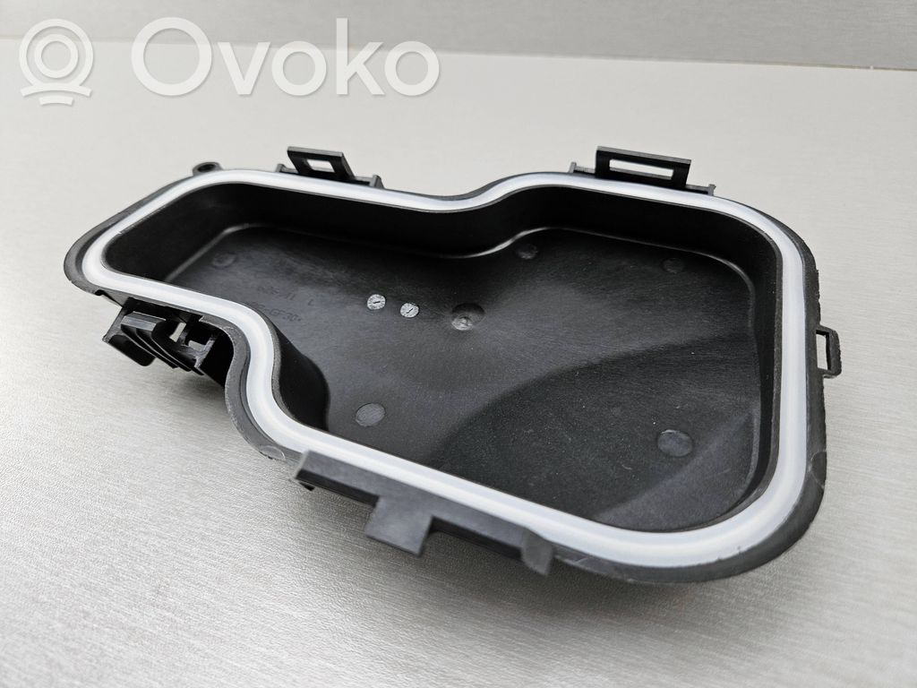 BMW 3 E90 E91 Headlight/headlamp dust cover 