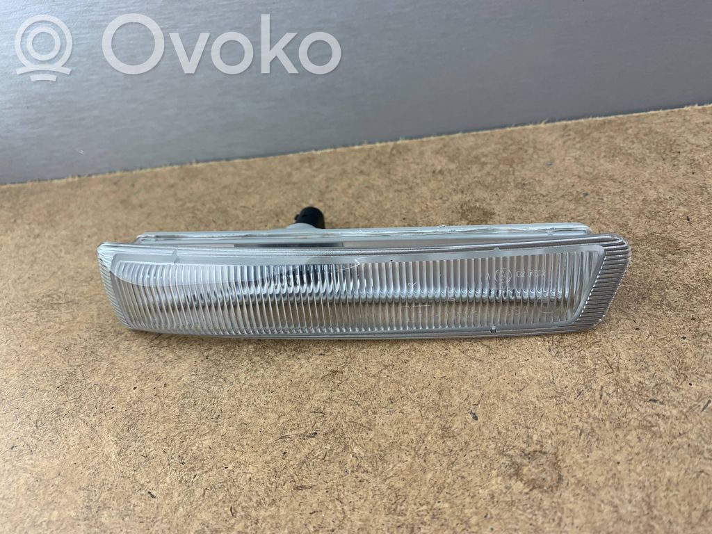Front fender indicator light   8400409,63148400409