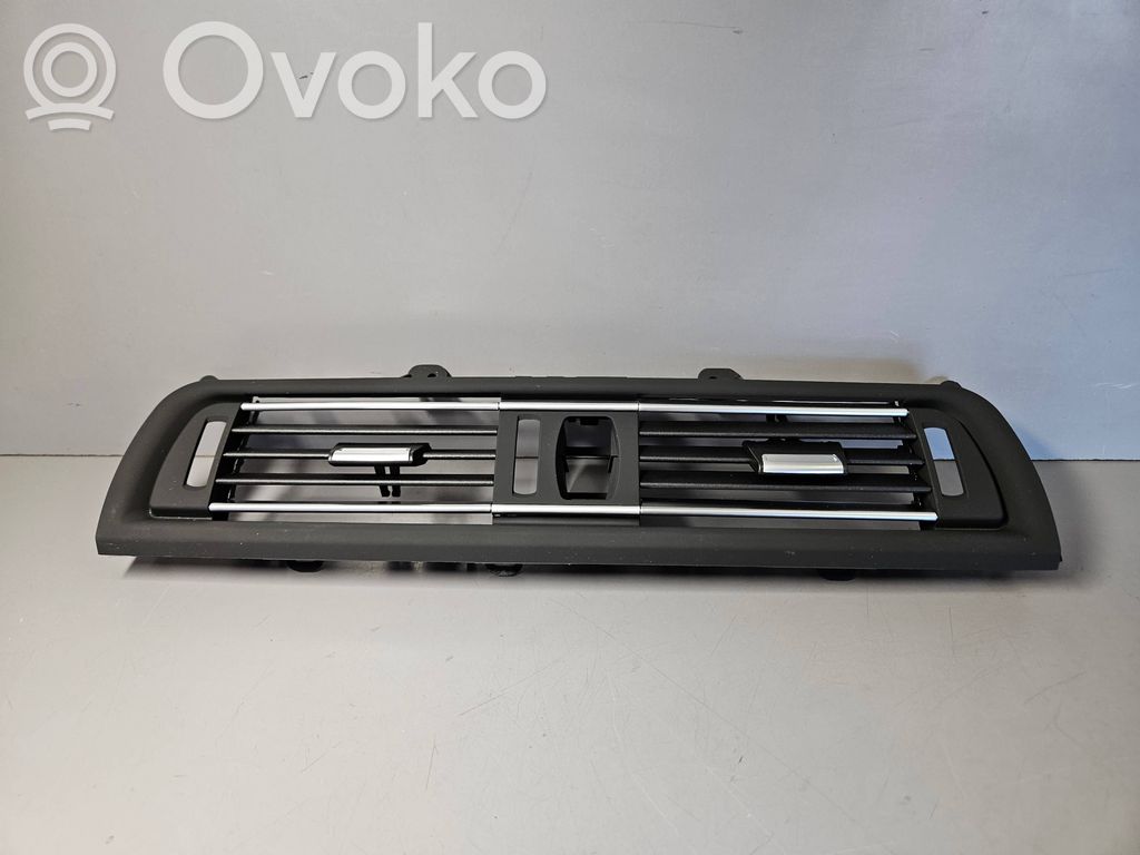 BMW 5 F10 F11 Dysze / Kratki środkowego nawiewu deski rozdzielczej 