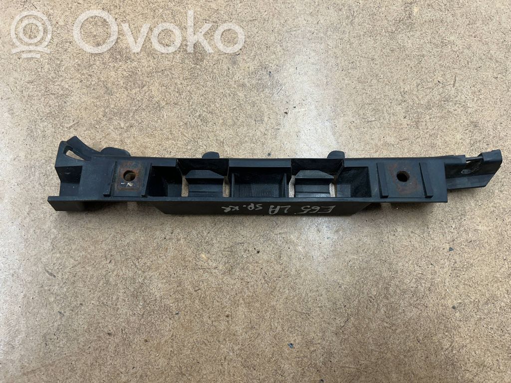 BMW 7 E65 E66 Etupuskurin kannake 