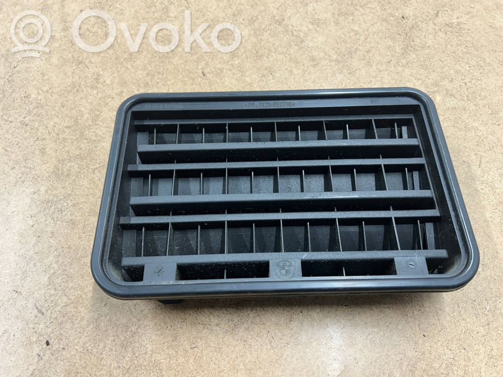 Quarter panel pressure vent   64228377280,8377280