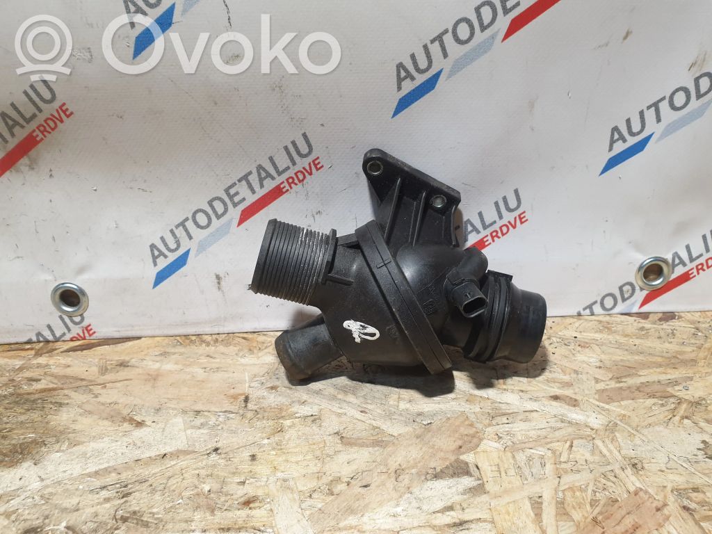 BMW 4 F32 F33 Termostatas/ termostato korpusas 