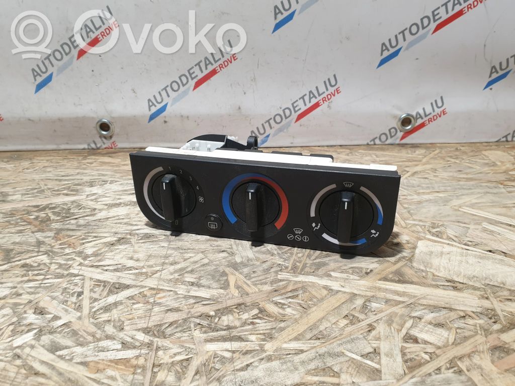 BMW 3 E36 Climate control unit 