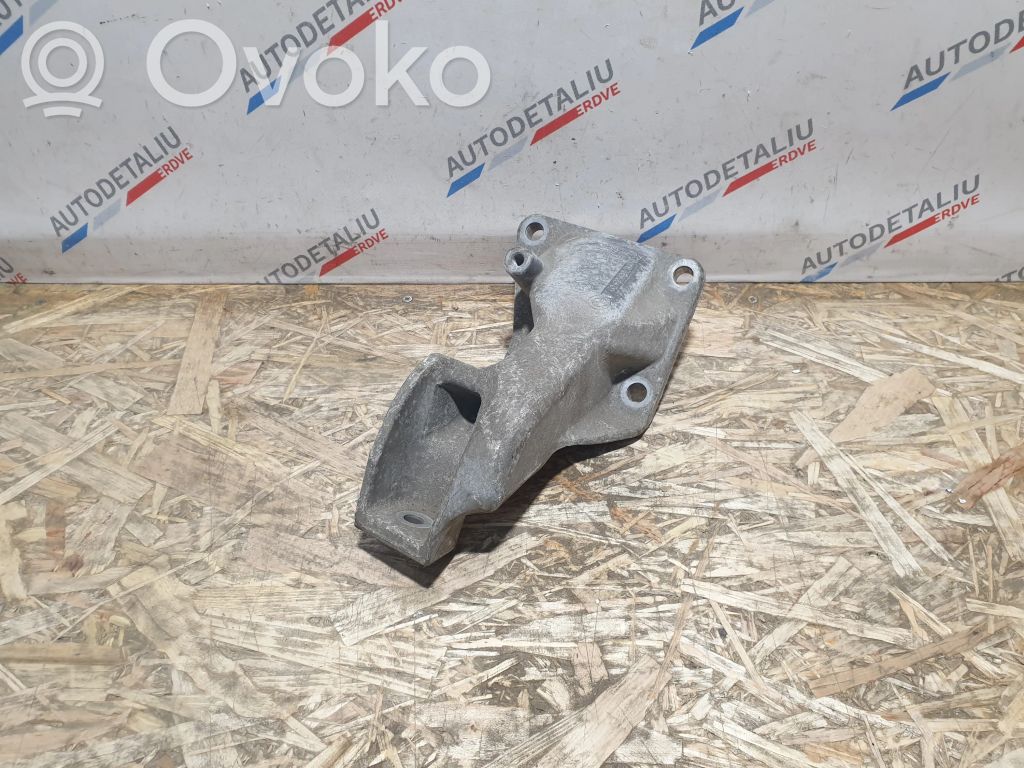 BMW Z4 E85 E86 Engine mounting bracket 