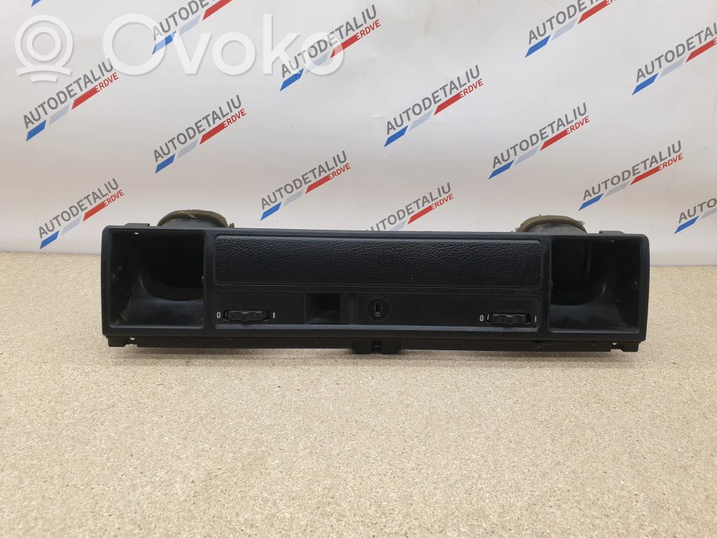 BMW 3 E36 Garniture, panneau de grille d'aération latérale 