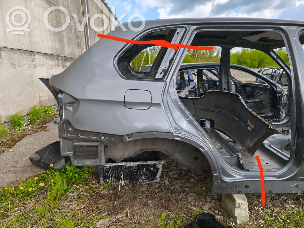BMW X5 E70 Takakulmapaneeli 