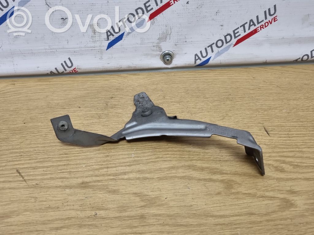 Fender mounting bracket   7161452,51647161452