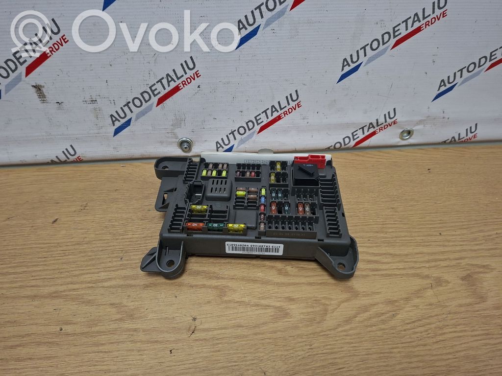 Saugiklių blokas   6931687