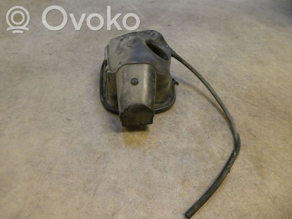 Siłownik klapki wlewu paliwa   31335115,31440246,31440246