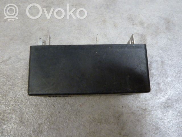 Window wiper relay   1369829,058979